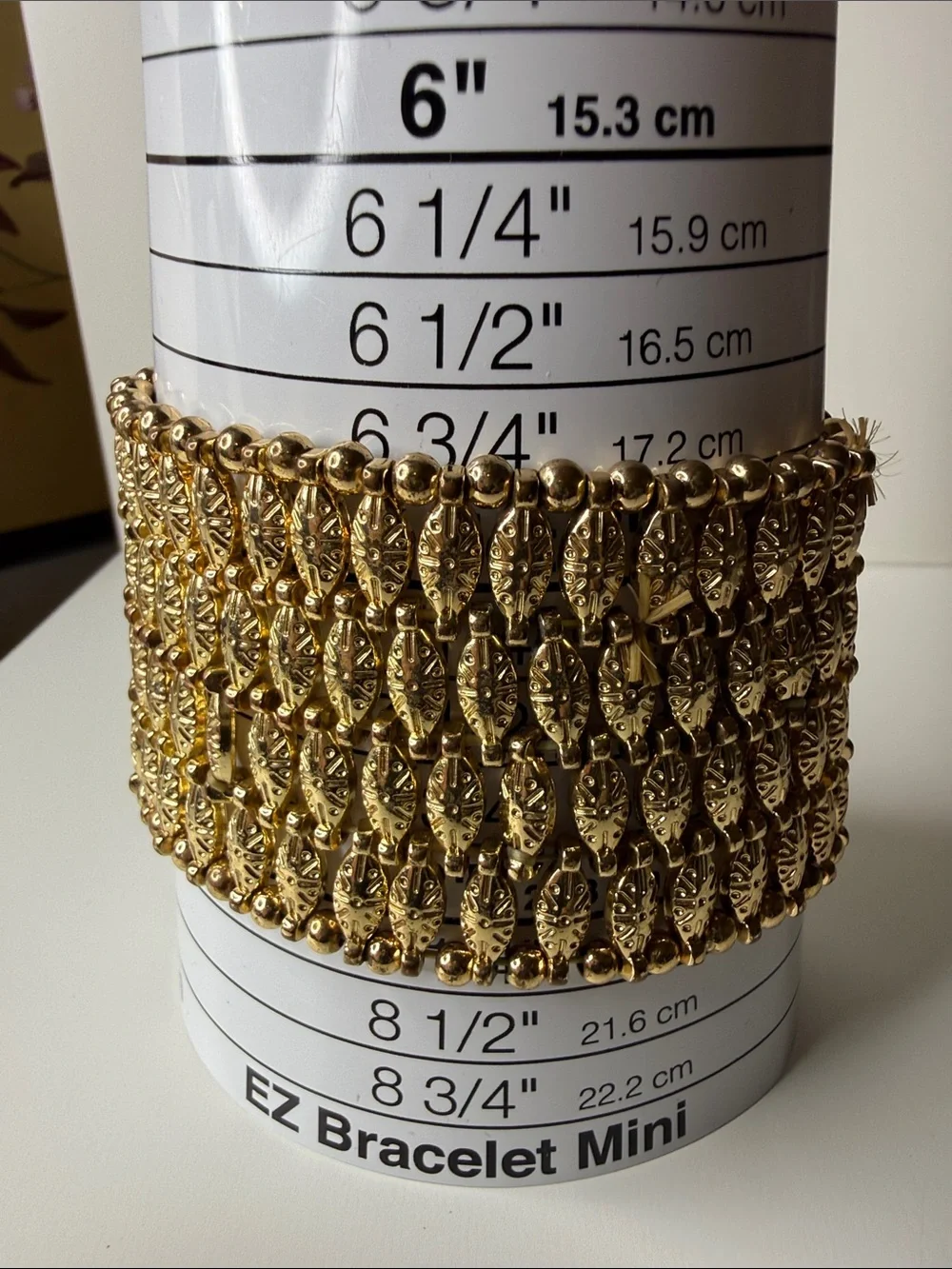 Stunning vintage Gold tone Stretch Cuff Bracelet statement cleopatra style